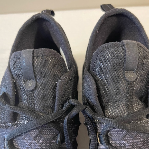 Nike Boy KD 9 sneaker, Size 3Y - Picture 3 of 8